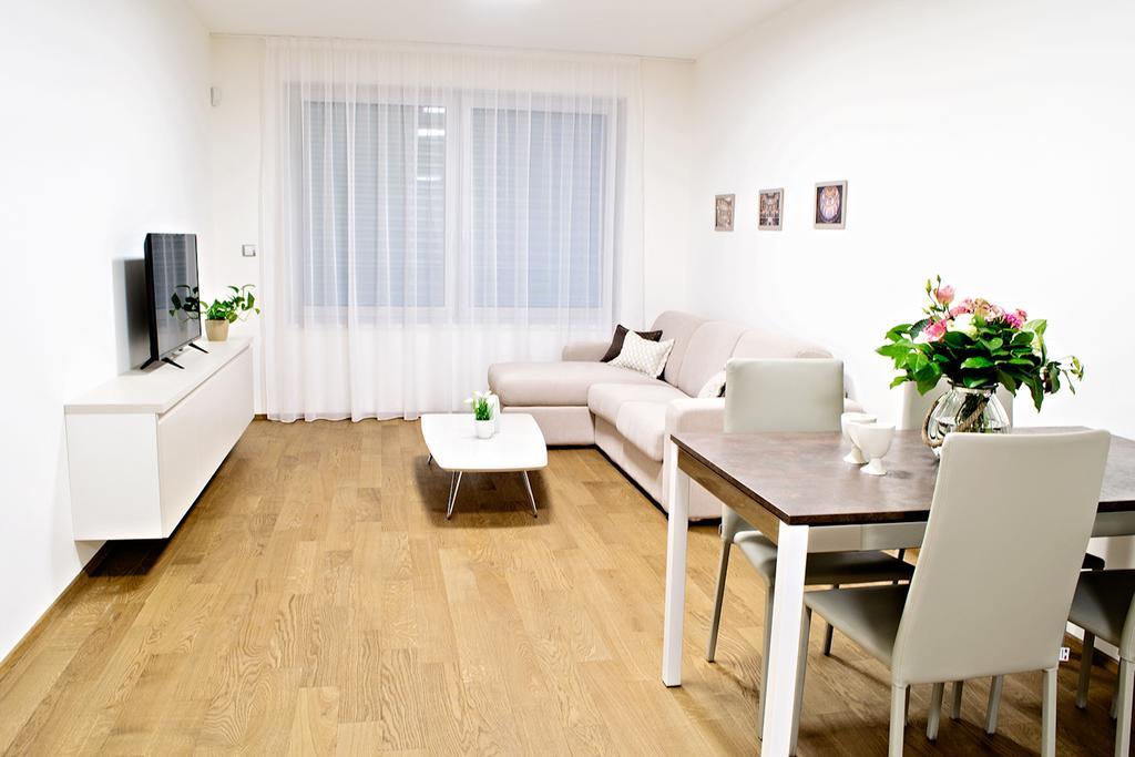 Apartament Rezidence Muzeum Praga Zewnętrze zdjęcie